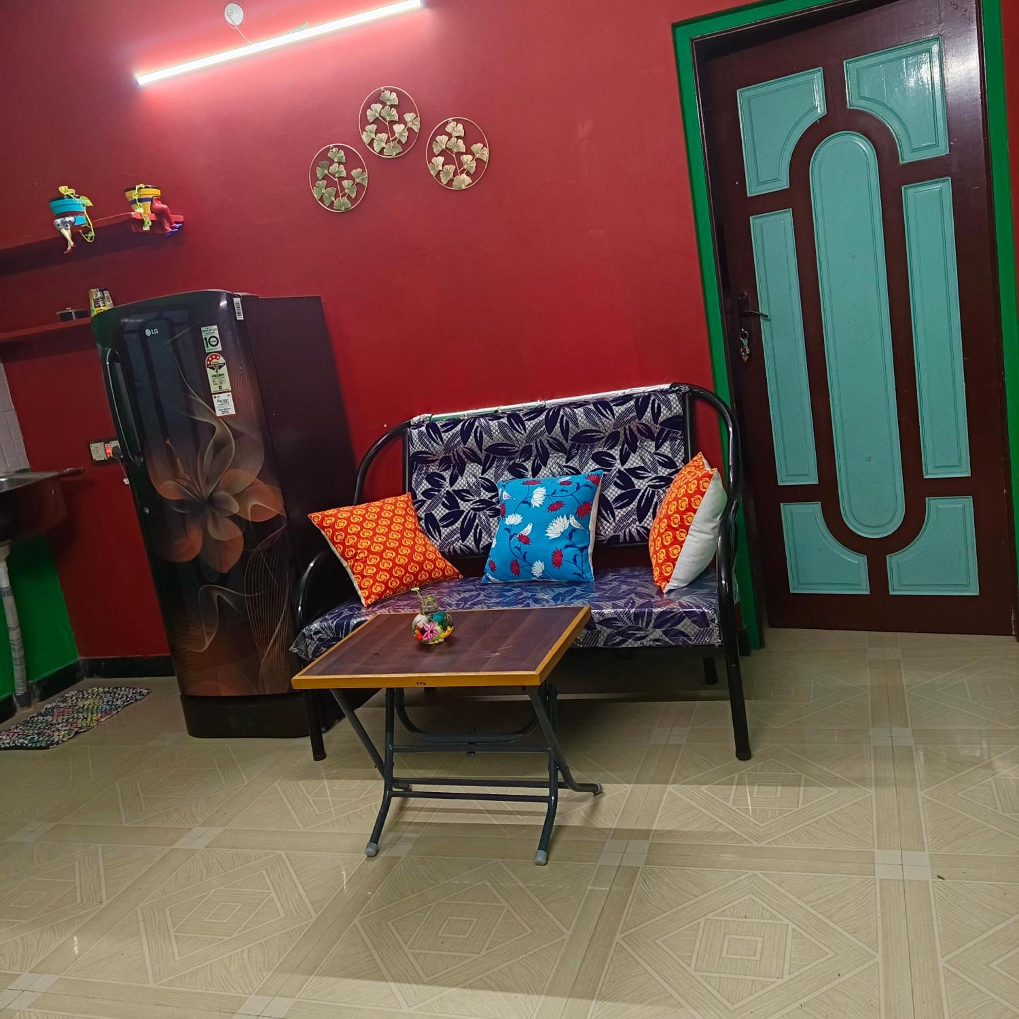 Blue Waves Homestay Puducherry Buitenkant foto