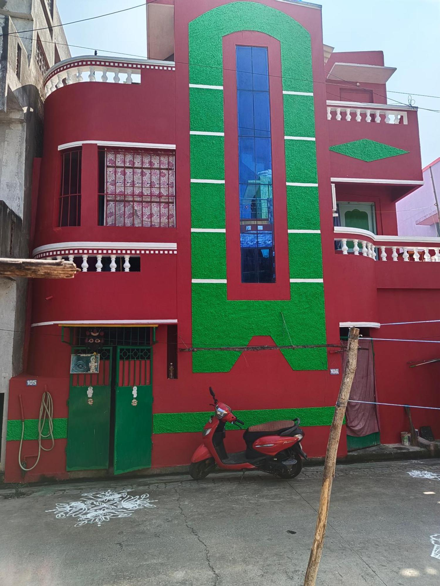Blue Waves Homestay Puducherry Buitenkant foto